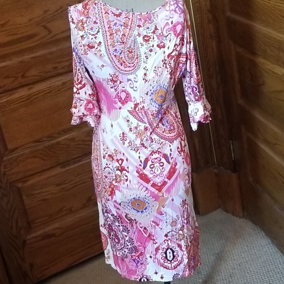 Beautiful embellished Dress paisley design - Picture 5 of 8